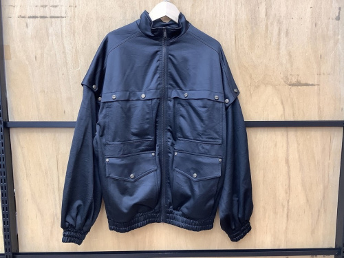 レディースファッションのジャケット