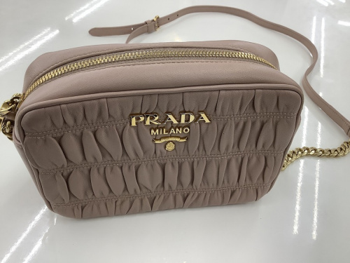 レディースファッションのカジュアルバッグ