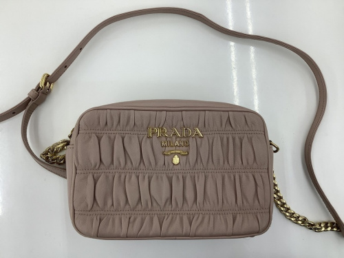 カジュアルバッグのチェーンショルダーバッグ