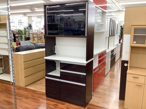 収納家具のカップボード