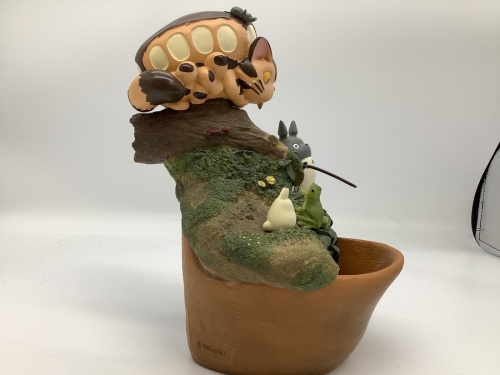 置物のとなりのトトロ