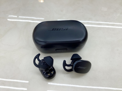 ヘッドホンのQuietComfort Earbuds