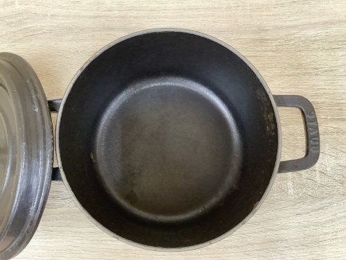 STAUBの小平 買取
