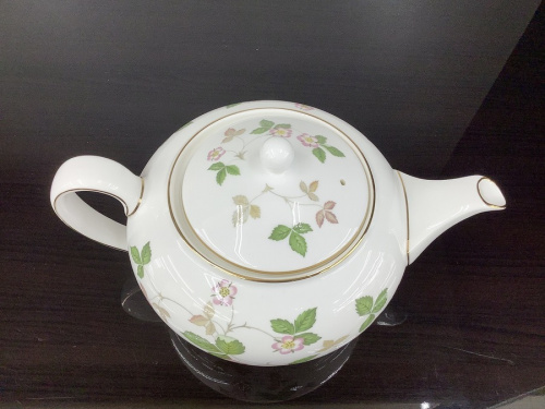 ティーポットのWEDGWOOD