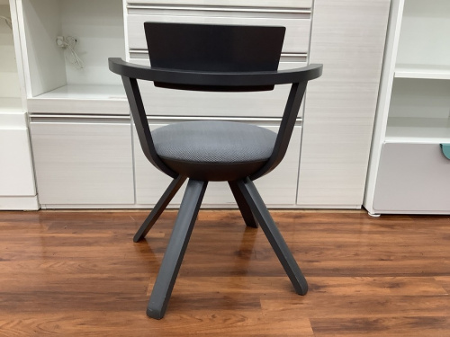 ライバルチェアのartek
