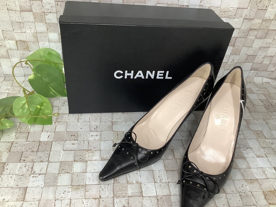オールシーズン使えるCHANEL（シャネル）のヒールパンプス｜2022年04月