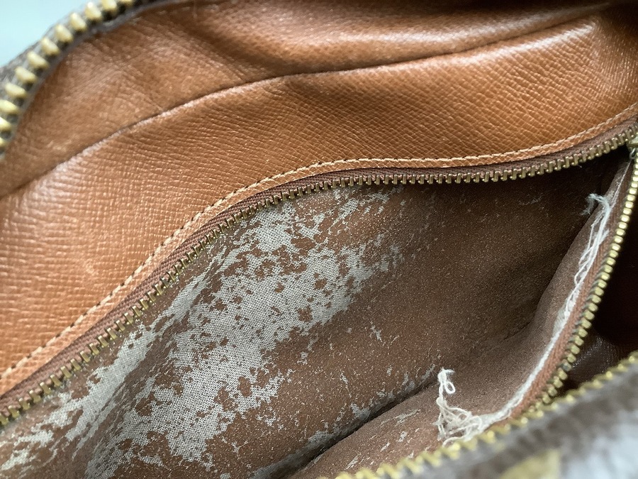 LOUIS VUITTON(ルイ ヴィトン)のモノグラムのショルダーバック LOUIS VUITTON(ルイ ヴィトン)のモノグラムのショルダーバック