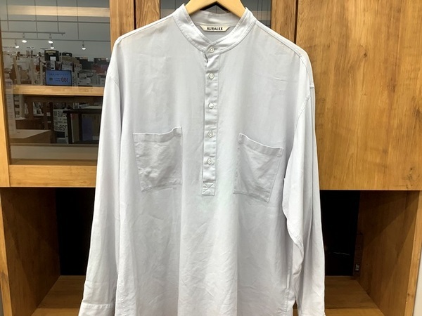 ユニセックス AURALEE バンドカラー半袖プルオーバーシャツ AURALEE（オーラリー）のバンドカラーシャツが入荷しました