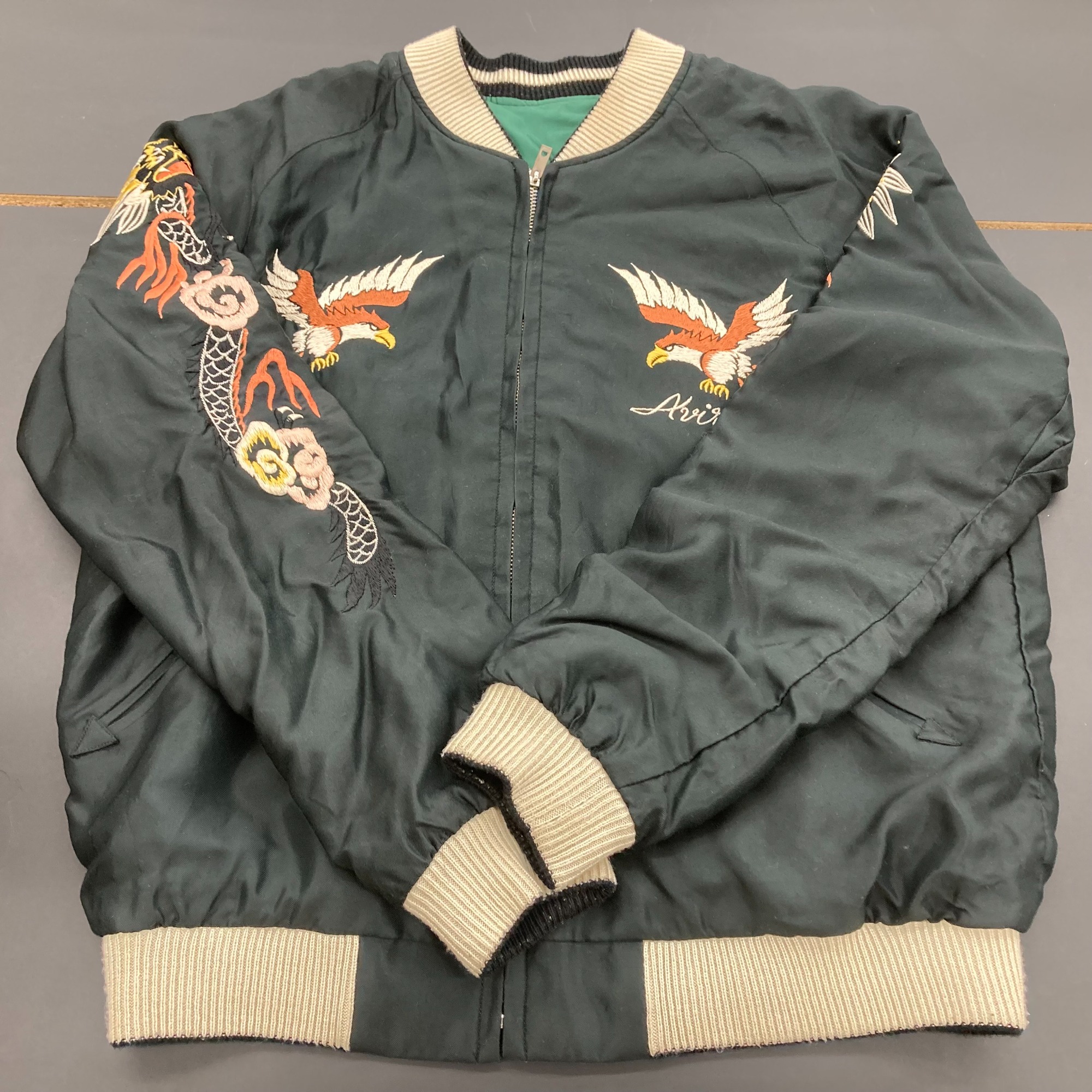 東洋エンタープライズ×AVIREX（アヴィレックス）のリバーシブル