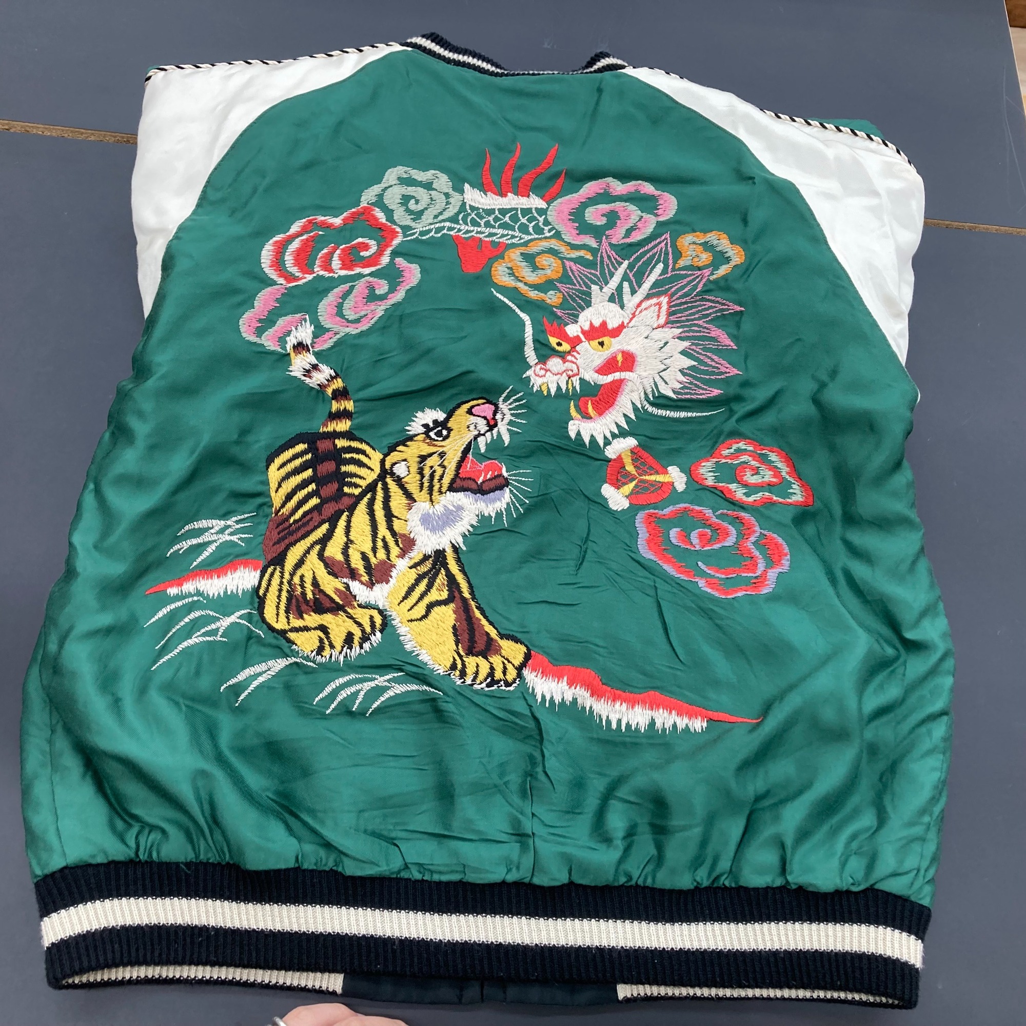 東洋エンタープライズ×AVIREX（アヴィレックス）のリバーシブル