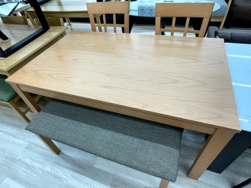 生活家具のダイニングセット