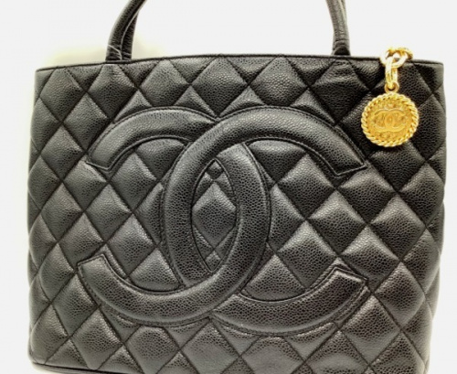 ブランド・ラグジュアリーのCHANEL