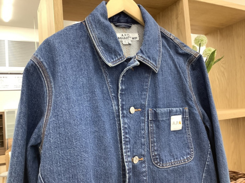 トップスのジャケット