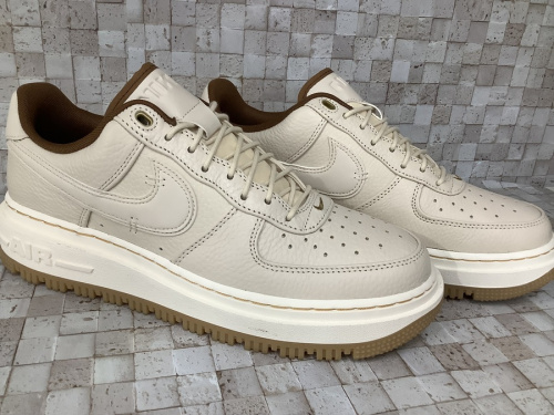 スニーカーのNIKE(ナイキ)