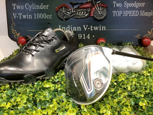 スポーツ用品のゴルフ