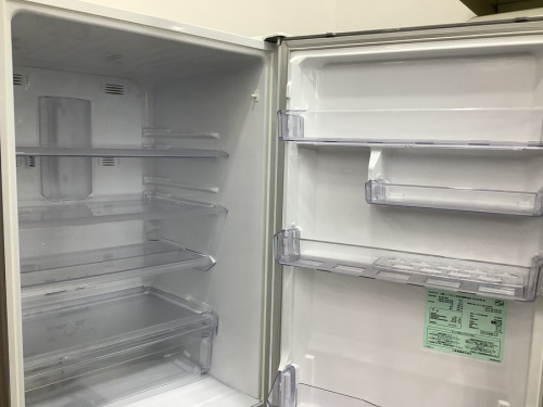 冷蔵庫の3ドア冷蔵庫