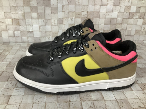 スニーカーのDUNK　LOW