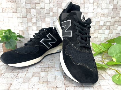 スニーカーのニューバランス