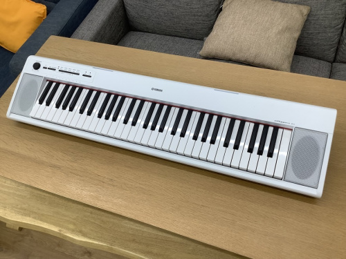 楽器の電子ピアノ