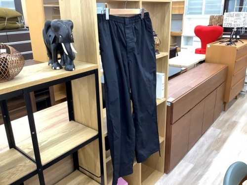 ボトムスのパンツ