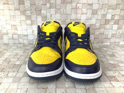 スニーカーのNIKE