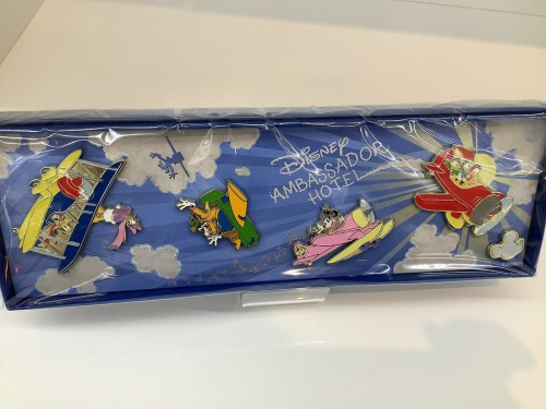 ディズニーのピンバッジセット