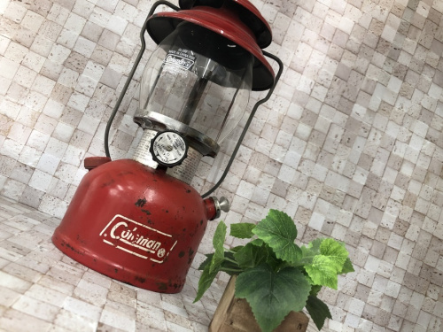 アウトドア用品のランタン