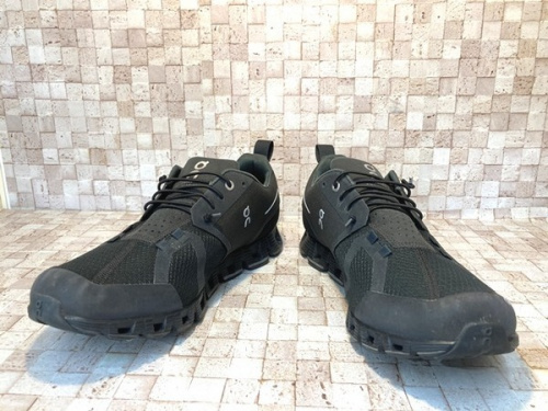 スニーカーのon(オン)