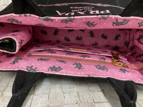 トートバッグのPRADA