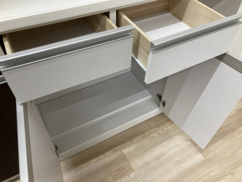 3枚扉の家具買取