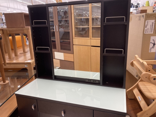 ドレッサーのニトリ