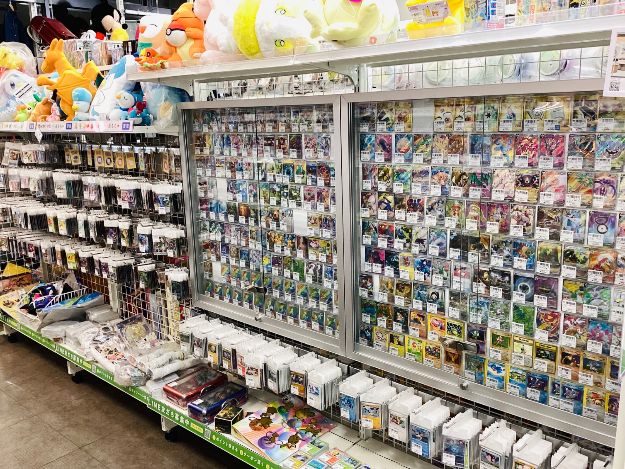 ポケモンカード】リーフィアV/シャワーズV(PSA10鑑定品)が買取入荷致し