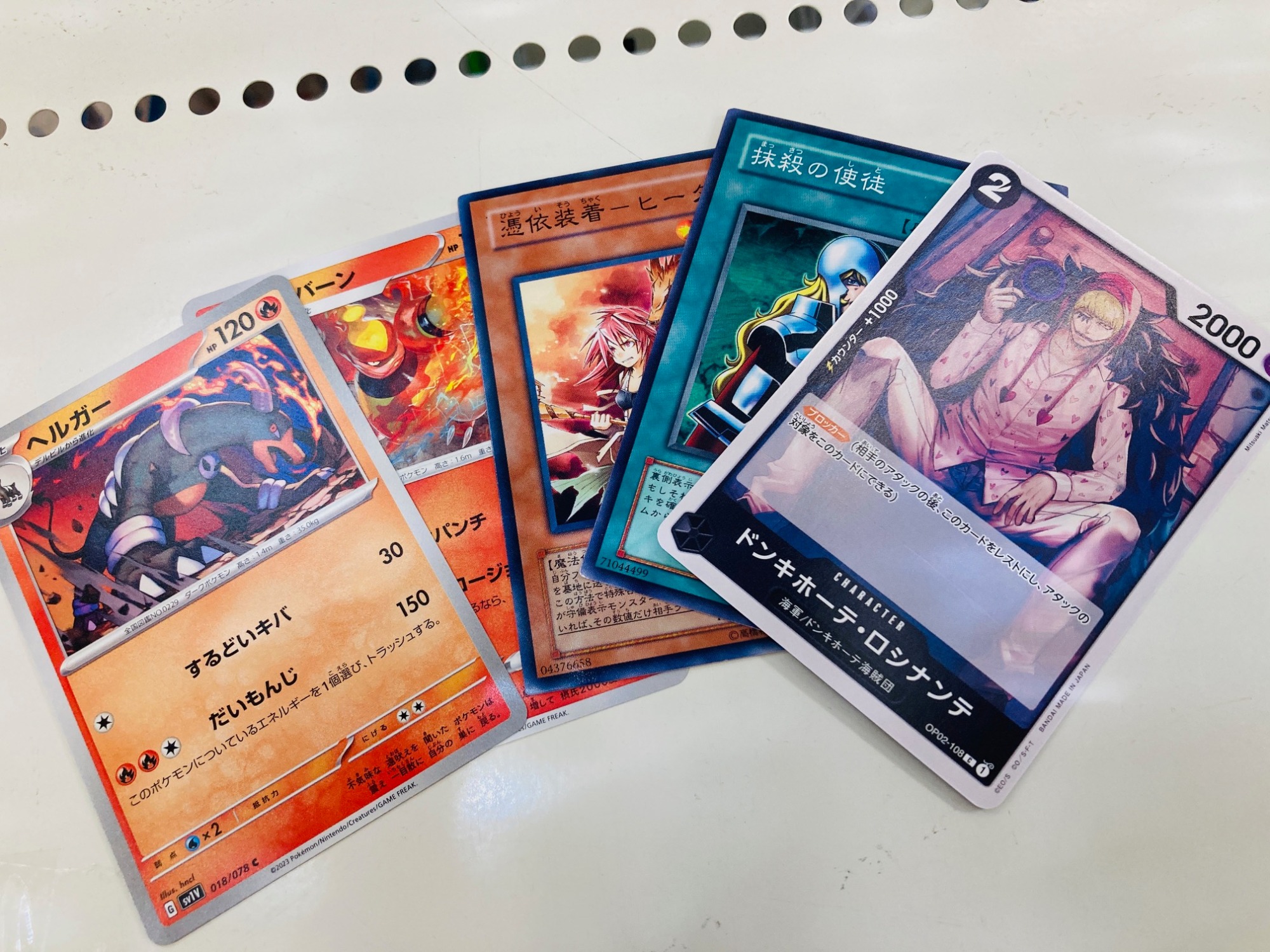 トレカのストレージ販売行っています。組み合わせ自由で5枚98円