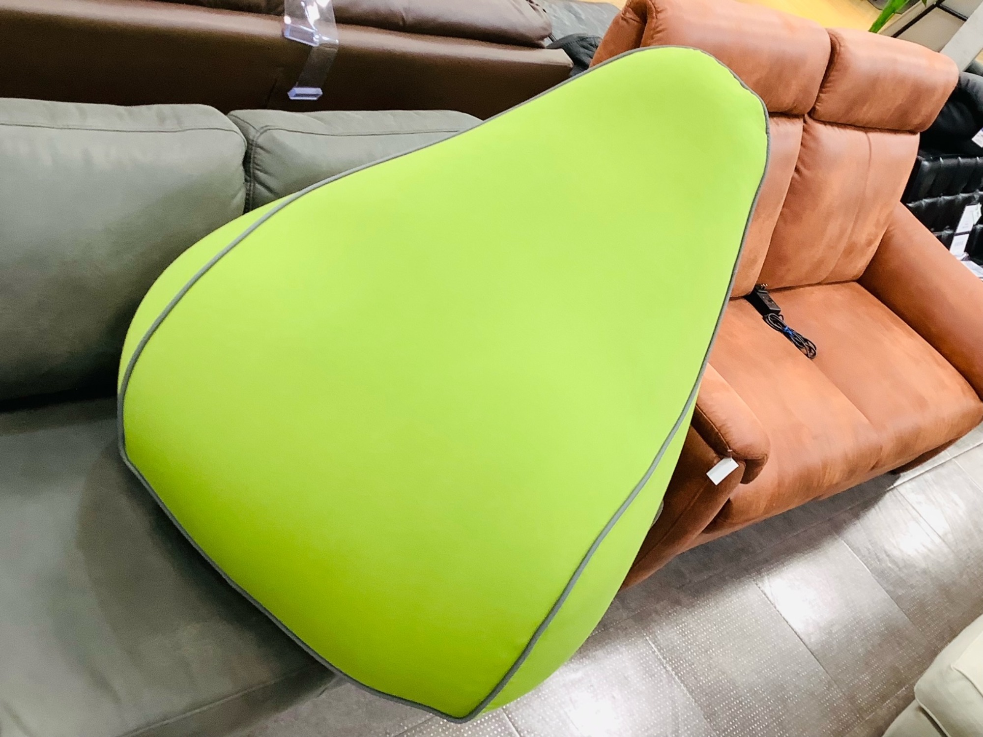 Yogiboのラージクッションが入荷中です‼｜2024年06月07日｜リサイクル 