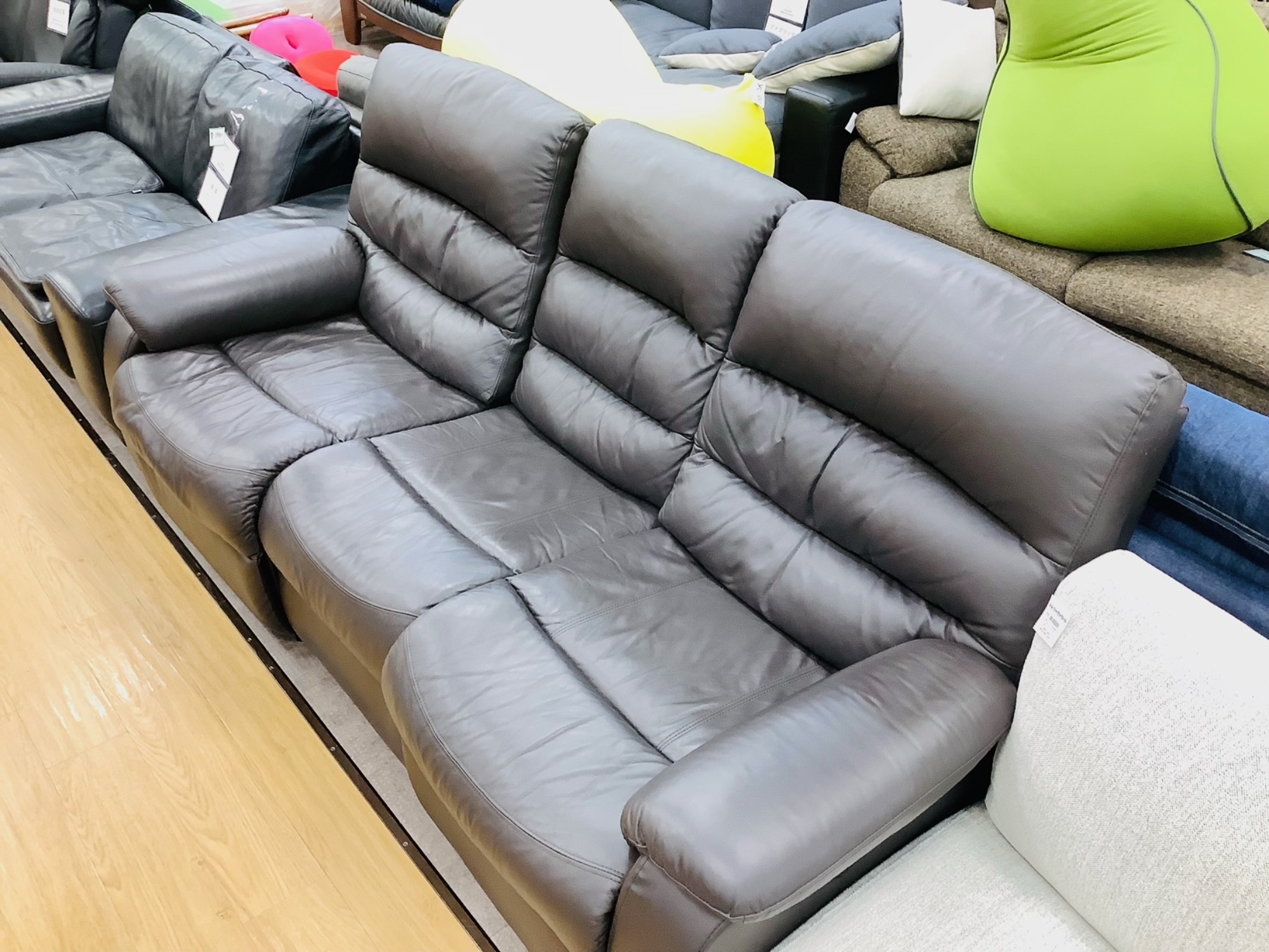 ニトリ】リクライニングソファーが入荷中です！｜2024年07月29日