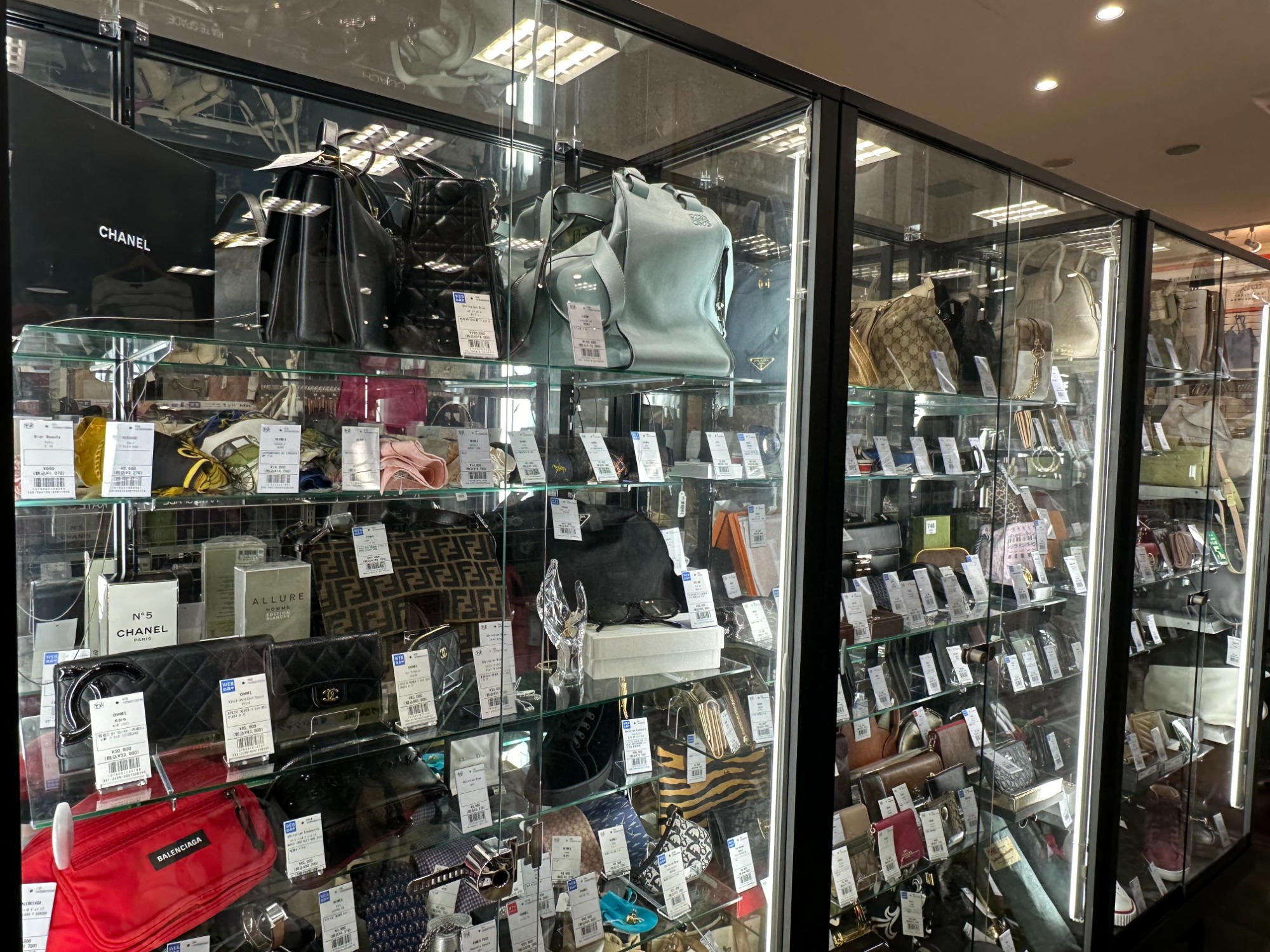 店舗用品 LV LOUIS VUITTON】モノグラム ドーヴィルのご紹介です！｜2024年12