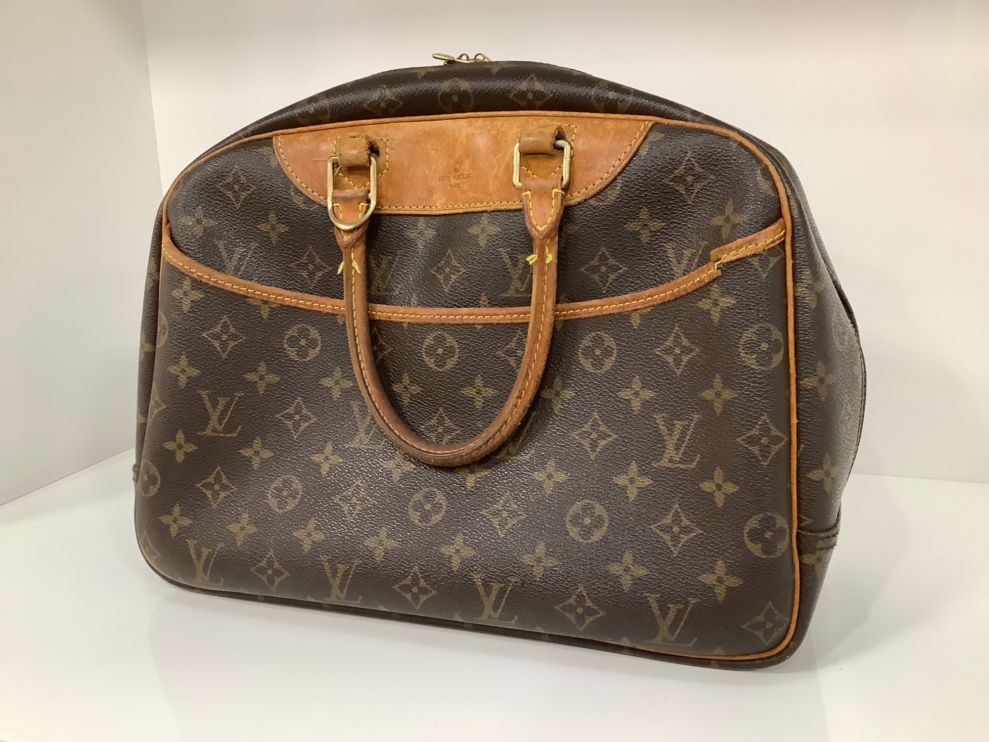 【極美品】 ルイヴィトン Louis Vuitton モノグラム ドーヴィル モノグラム ドーヴィル 詳細情報とお値段【ルイ・ヴィトン・ナビ！】