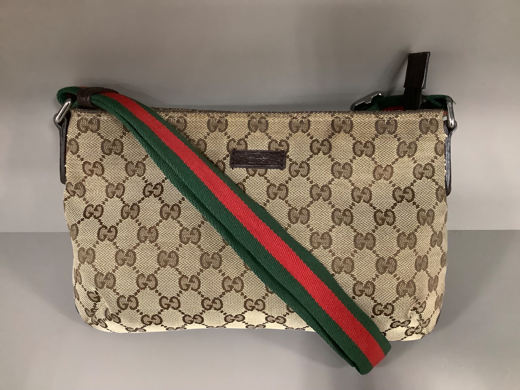 【Gucci グッチ】お買得品‼︎美品！GGキャンバス ショルダーバッグ！ 楽天市場】【バッグ】GUCCI グッチ GGキャンバス トートバッグ