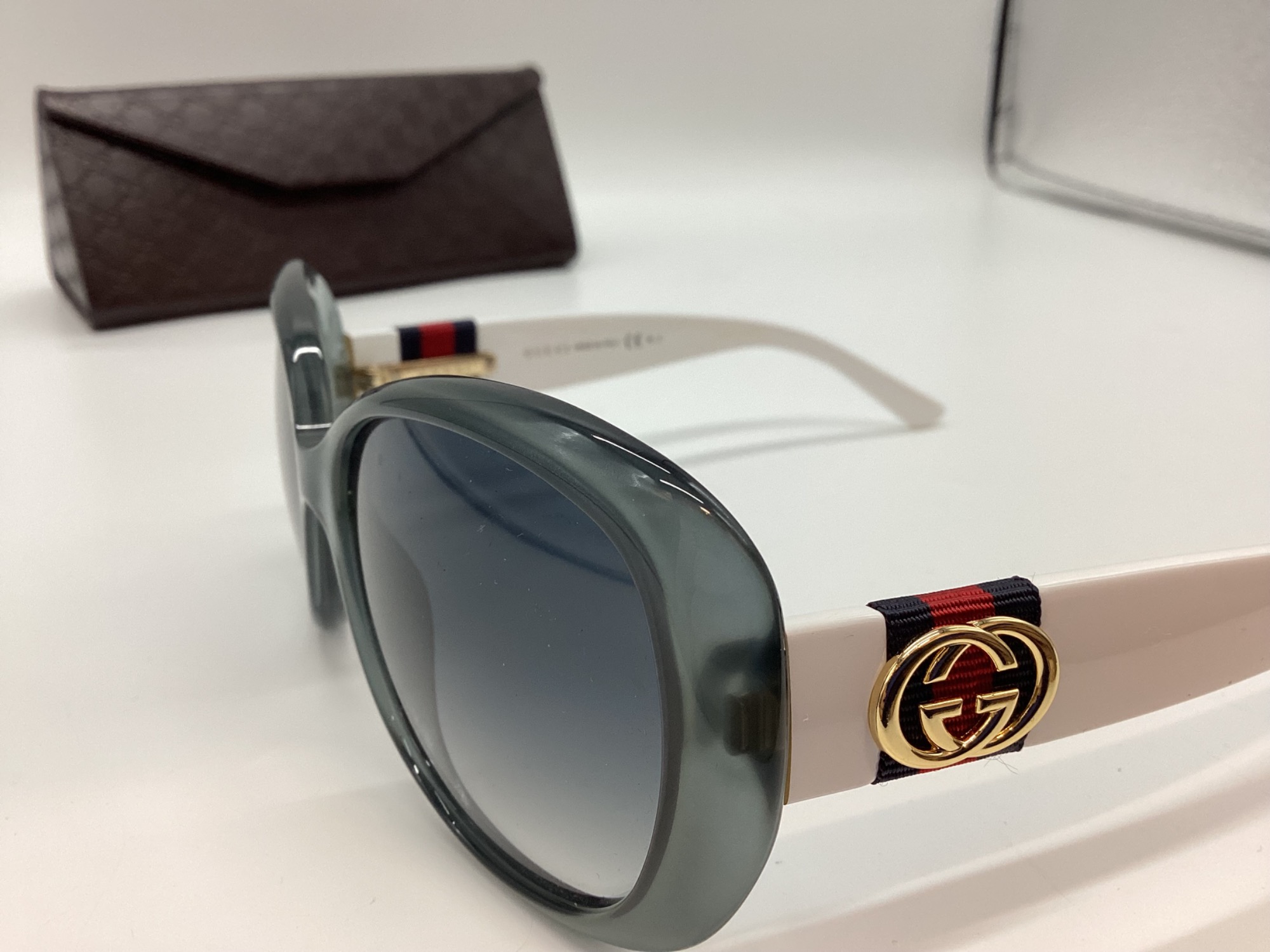 お値下げ‼️GUCCI◆サングラス/ブラック/黒/グラデーション GUCCI (グッチ) グラデーションブラックサングラスのご紹介です