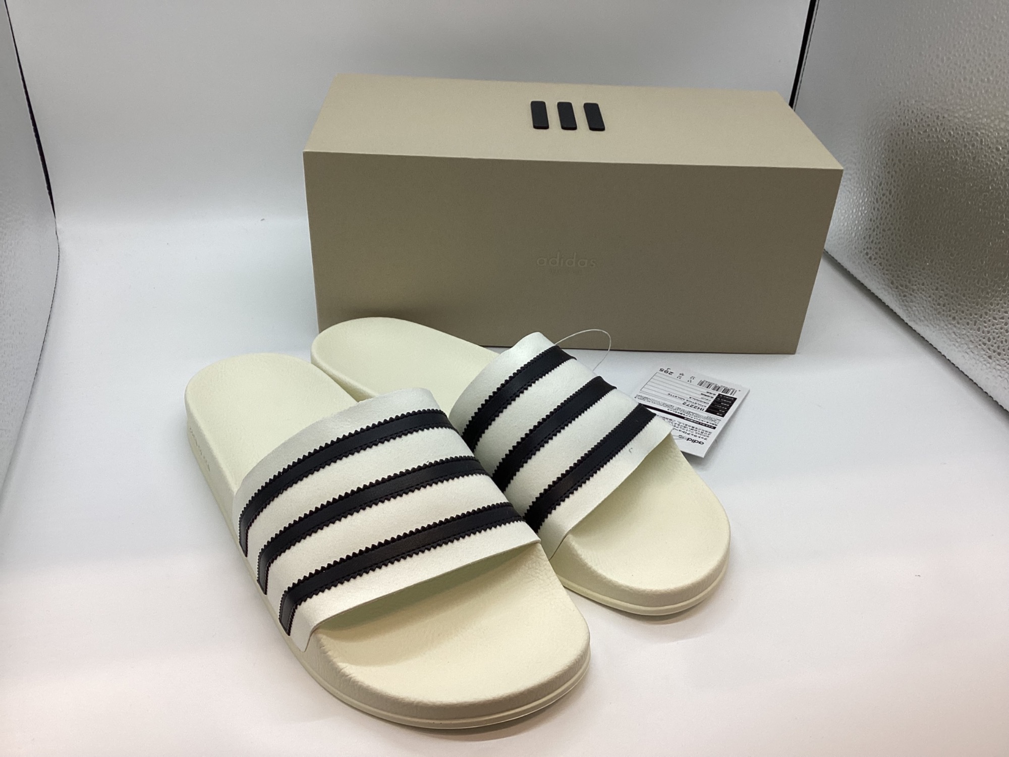 FEAR OF GOD フィアオブゴッド サンダル adidas】Fear Of God (フィア・オブ・ゴッド)サンダルのご紹介