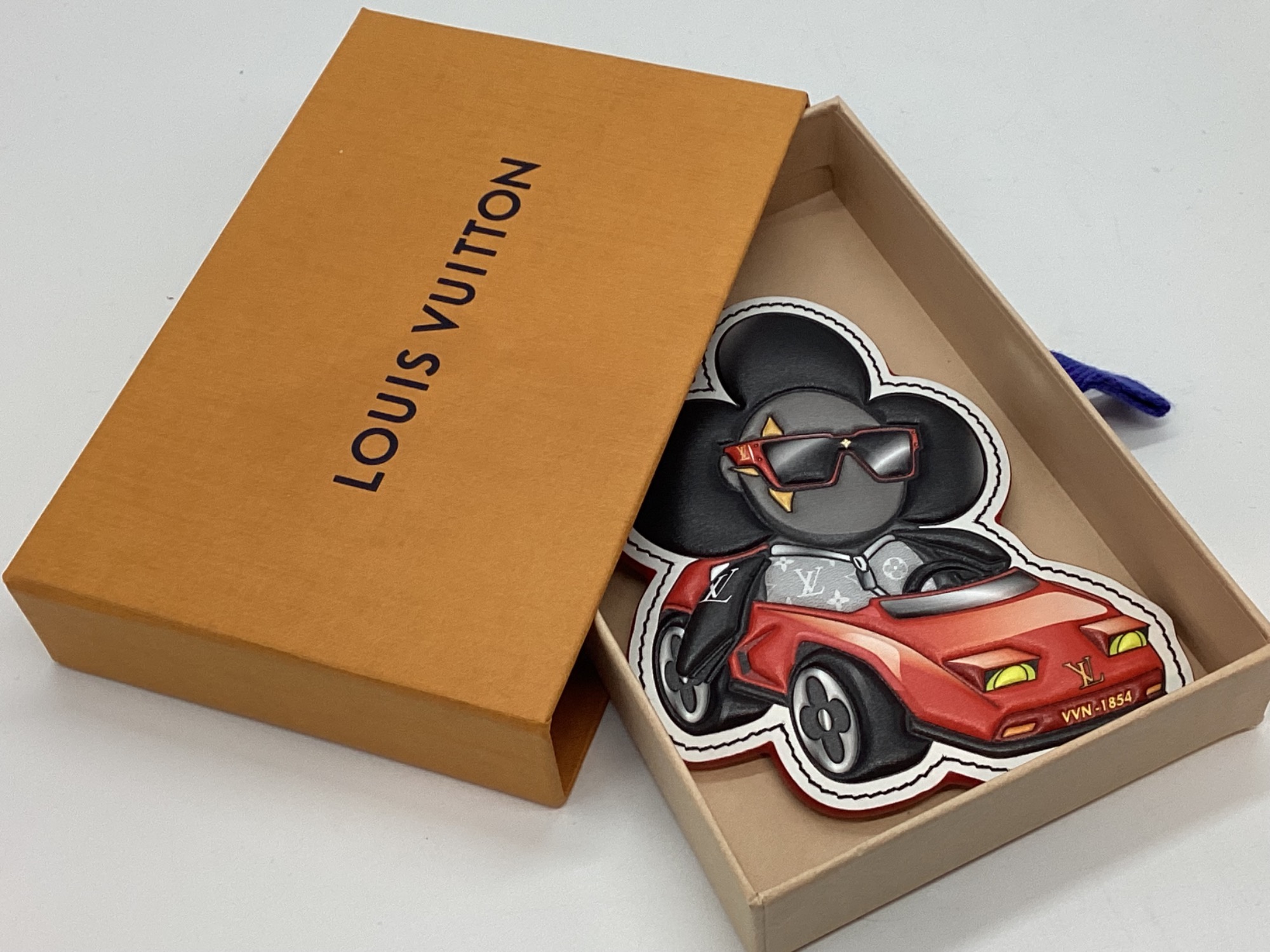 LOUIS VUITTON スポーティーカー ヴィヴィエンヌ LOUIS VUITTON】スポーティカー・ヴィヴィエンヌ キーホルダーを