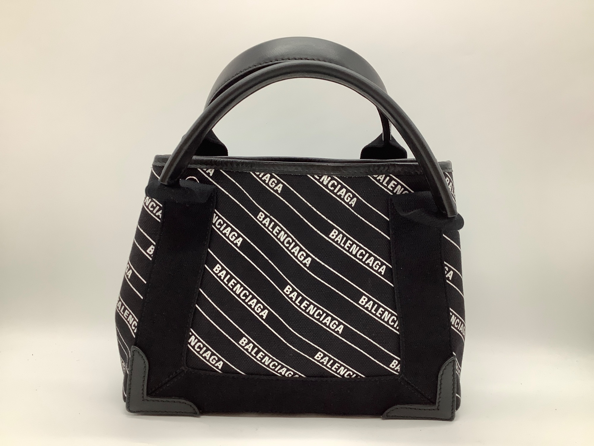 BALENCIAGA (バレンシアガ) ハンドバッグ のご紹介を致します