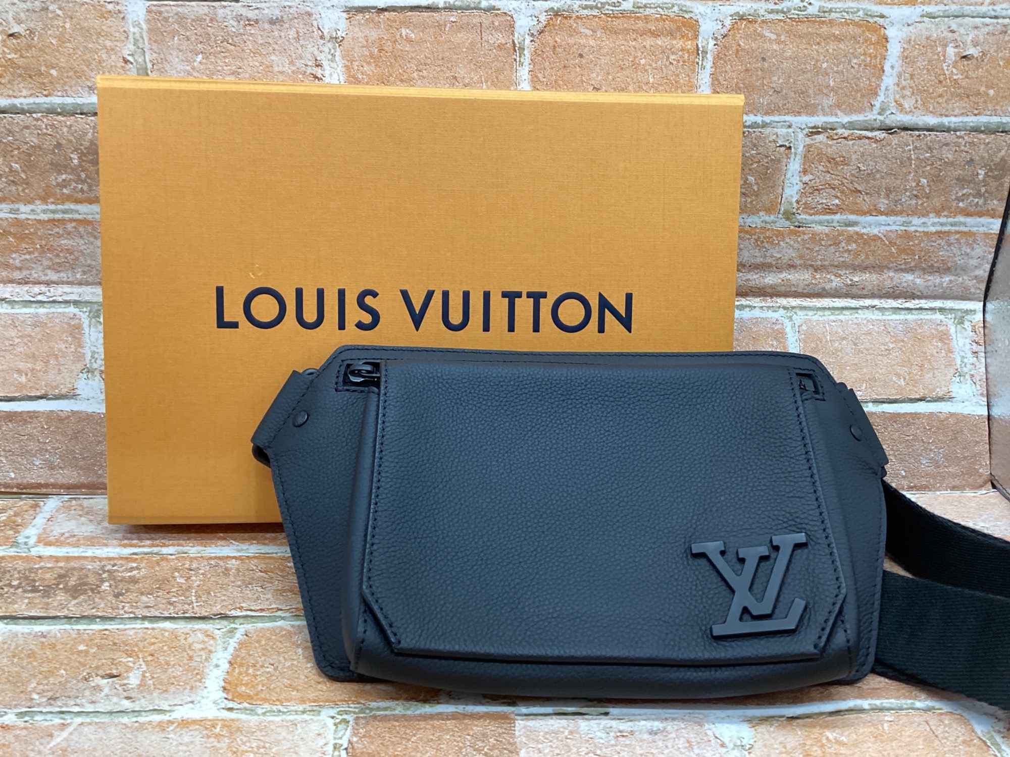 LOUIS VUITTON(ルイヴィトン)ボディーバッグ買取入荷致しました