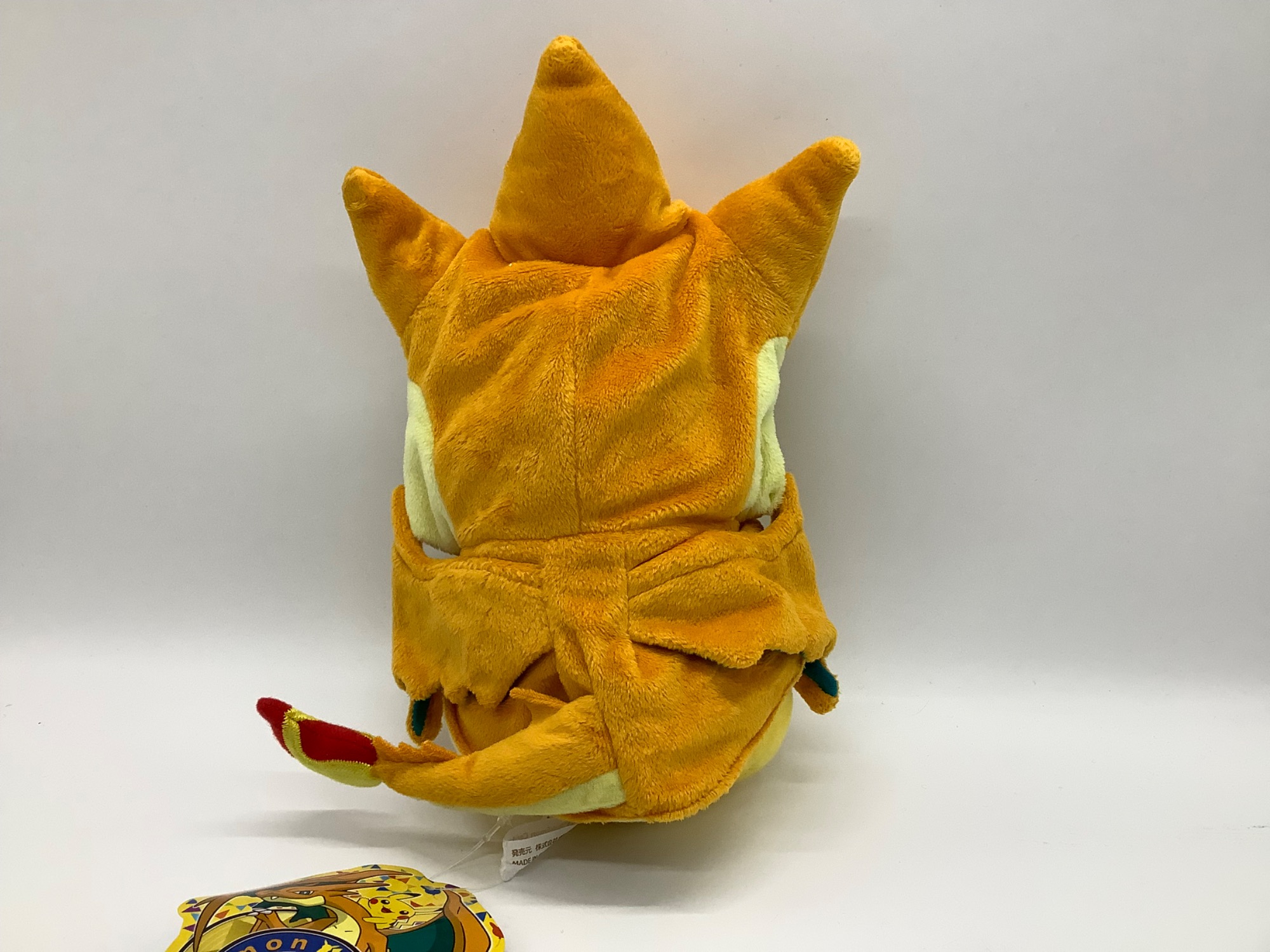 ポケモンセンターメガトウキョーのピカチュウ メガサイズぬいぐるみ メガサイズ！ 大きさ約55cmの「ピカチュウ」ぬいぐるみが発売