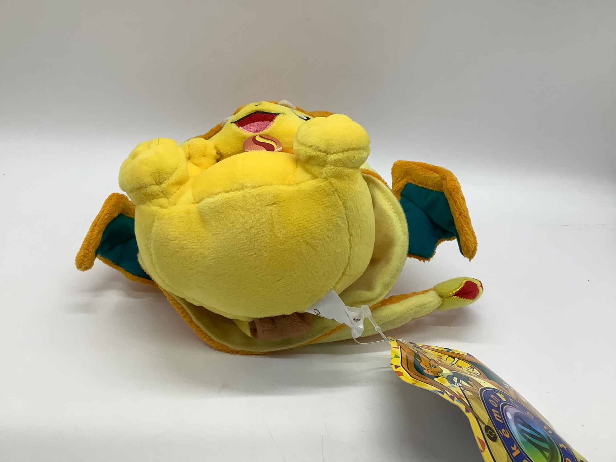 ポケモンセンター　メガトウキョーのピカチュウ マスコットぬいぐるみ 61s9lq3si5L._UF350,350_QL80_.jpg