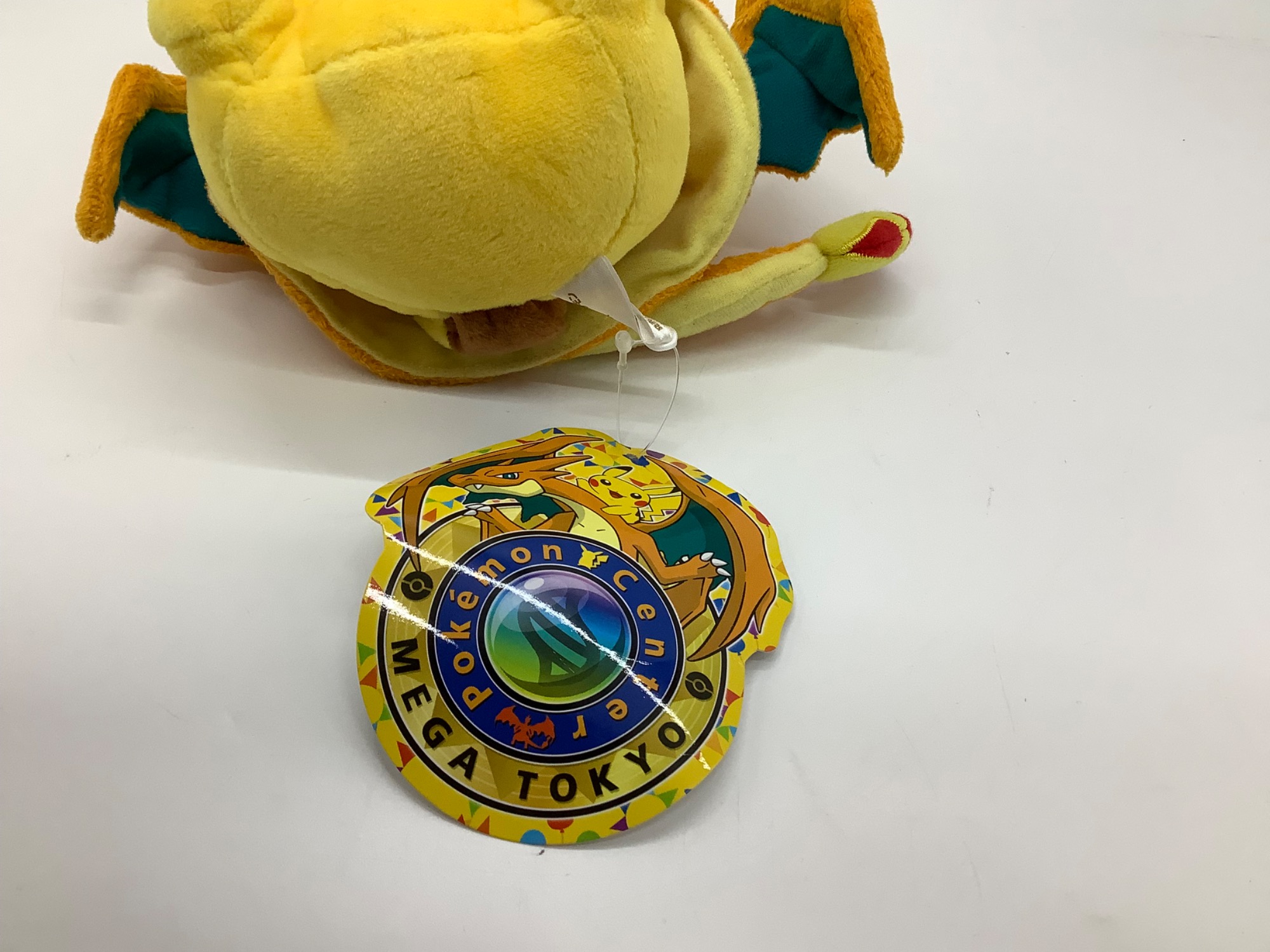 【タグ付き】ぬいぐるみ ポケモンセンターメガトウキョーのピカチュウ 1024006376319028_03_3861w.jpeg