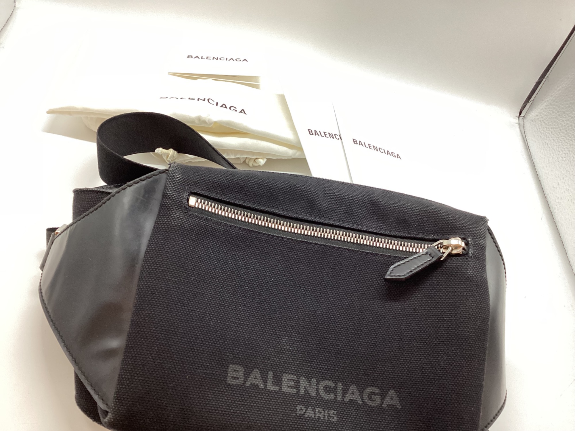 BALENCIAGA (バレンシアガ) ボディーバッグ 433625 ブラック買取