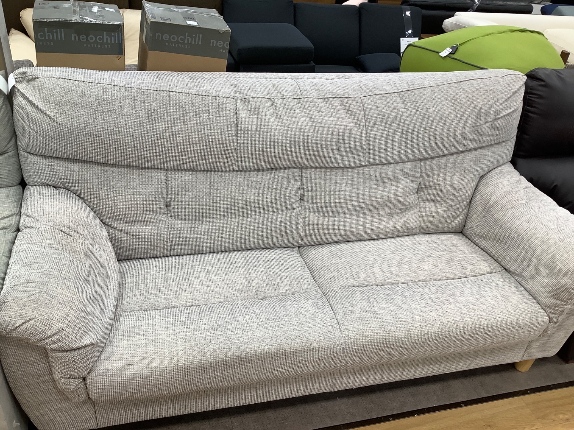 グレー布地2人掛けソファー入荷です！
