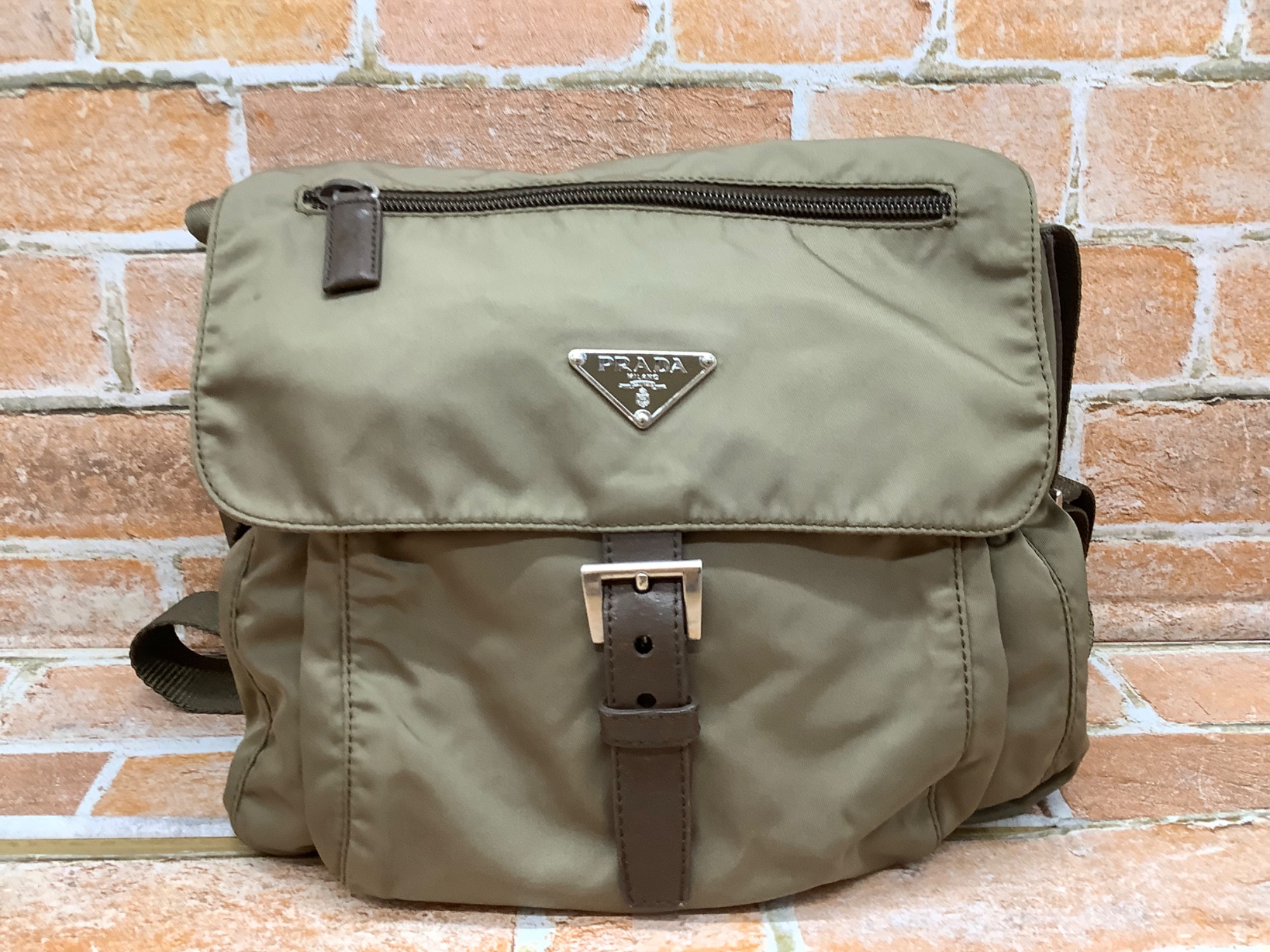 PRADA (プラダ) ナイロンショルダーバッグ グリーン買取入荷致し