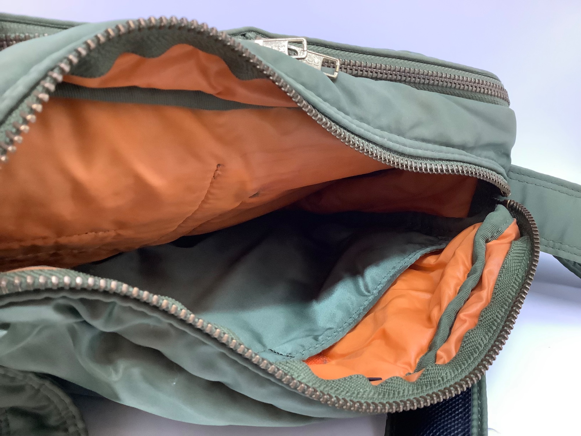 ショルダーバッグ PORTER(ポーター) グリーン入荷致しました